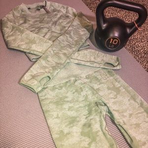 NWOT GYMSHARK CAMO SEAMLESS SET